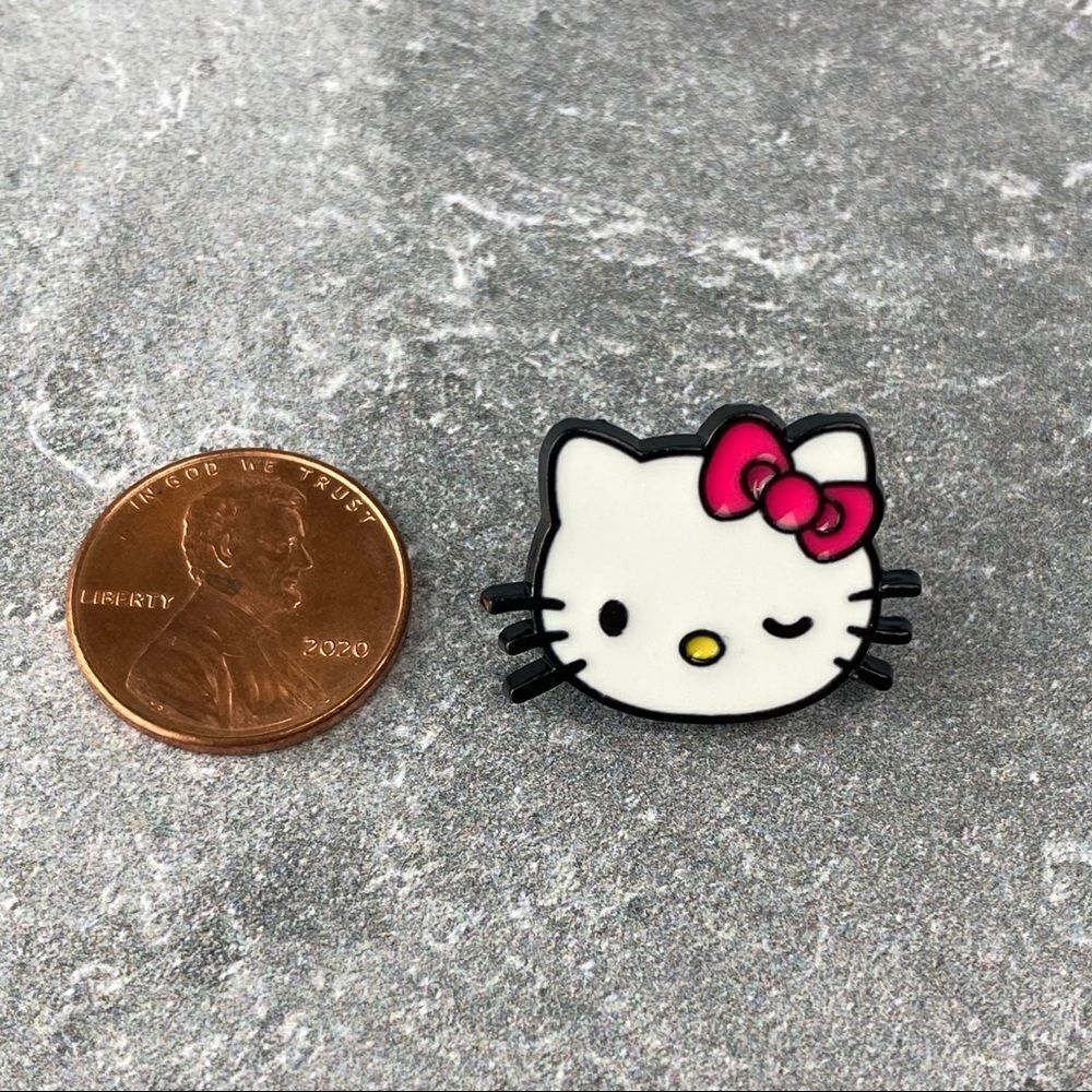 Hello Kitty Wink Face Enamel Pin/ Brooch Lapel - Picture 3 of 6